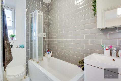 8_Bathroom-0.jpg