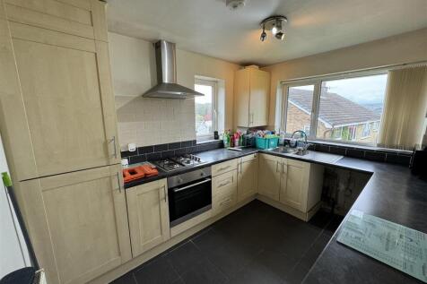 Kitchen 1.jpg