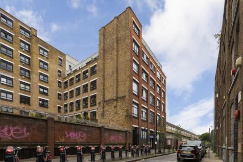 1 Hollybush Gardens  18.jpg