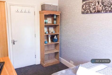 2 x Single Wardrobes 