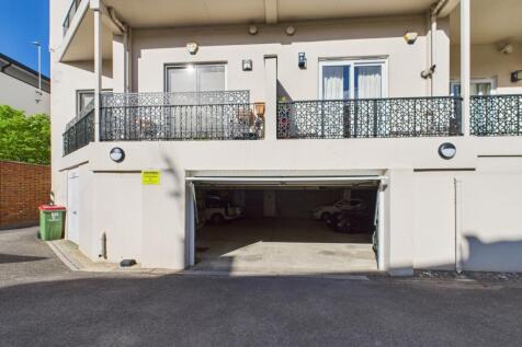 CAM01740G0-PR0371-STILL006