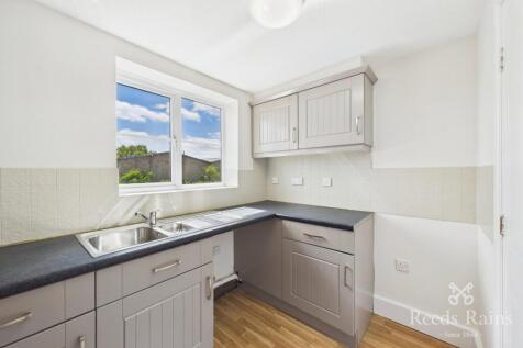 Spruce Court, Wakefield, West Yorkshire, WF2 photo 4