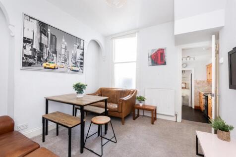 32 Cynthia Road, Bath BA2 3QQ-2.jpg