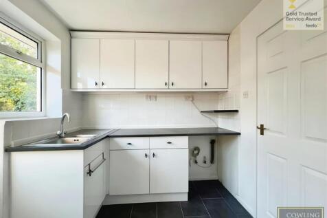 Long Meadow Drive, Wickford, Essex photo 3