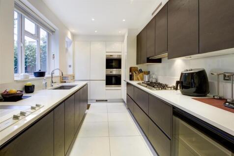 D0398 5 the village nw3 kit2.jpg