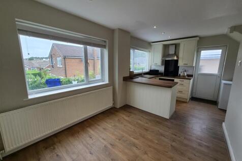 Carrbrook Close, Carrbrook, Stalybridge photo 3