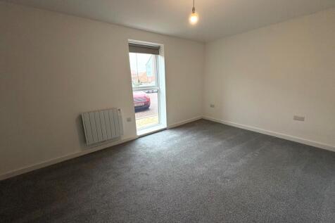 Skybridge Close, Coventry photo 4