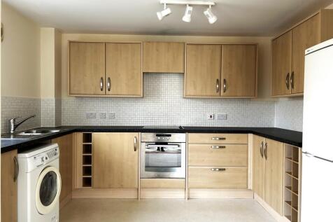 33 Harvest Way, Witney, Oxfordshire photo 3