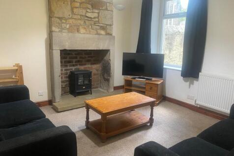 6-bed house on Bowerham Road, Lancaster, £3,926/mo