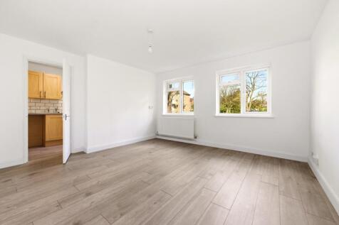 The Ridgeway, St. Albans, Hertfordshire, AL4 photo 3