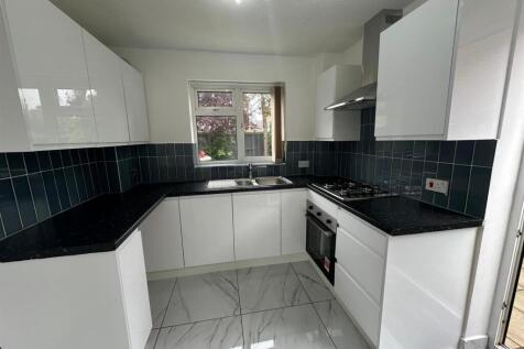 Kitchen: