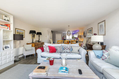 3 Longhurst Drive...