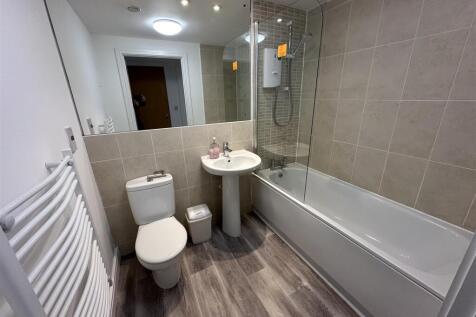 24 w bathroom.jpg