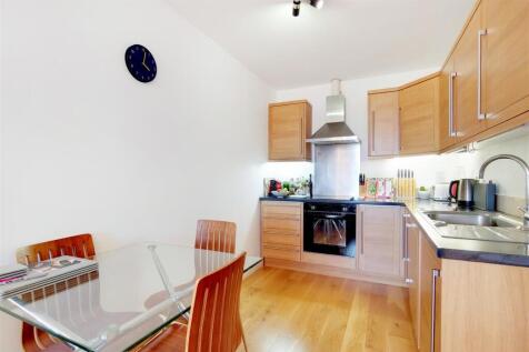 Crescent Lane, Clapham photo 3