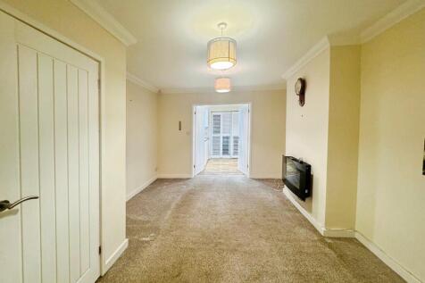 Ruthin Avenue, Middleton photo 3