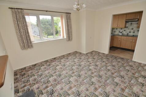 Lounge towards ki...