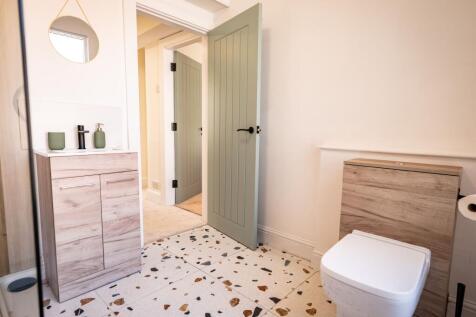 5 Bed - Claremont Road photo 3