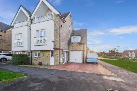 CAM01354G0-PR0633-STILL006