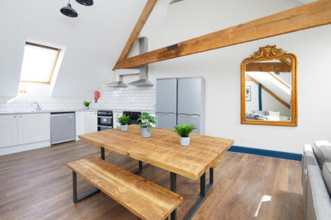 Shoe &amp; Boot Factory, Flat 20 Living Room 4