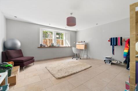 7 bed, 6 bath Detached in Bristol - Photo 17