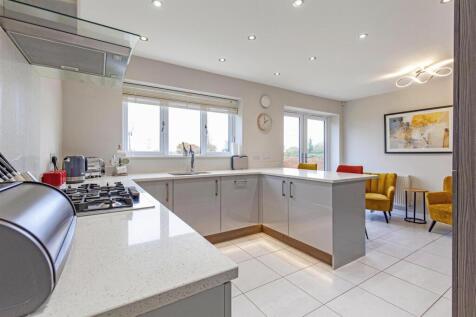 Superb Integrated Dining Kitchen