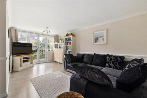 London, E18 - property photo
