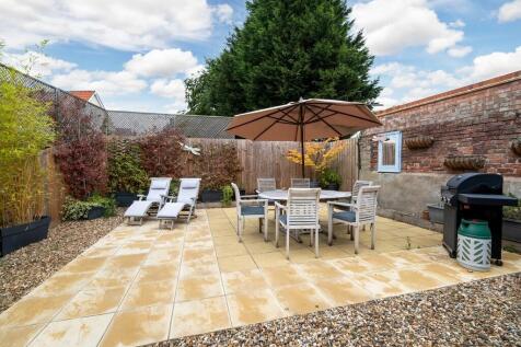 1440px-Elm Farm H...