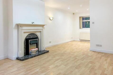 Living / Dining Room: