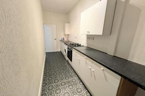 Woodchurch Road, Birkenhead, CH42 photo 3
