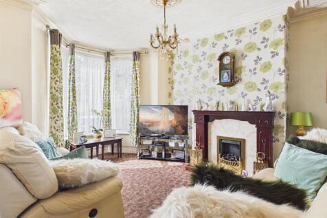Living Room/Dining Room