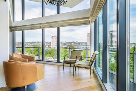 Far Reaching Views and 5m+ ceilings