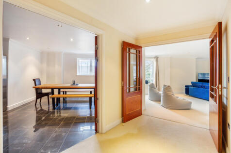 Cavendish Road, Weybridge, KT13 photo 4