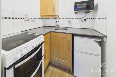 Bankfield Road, Huddersfield, West Yorkshire, HD1 photo 4