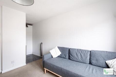 Watermark - 16 Foundry Mews-5.jpg