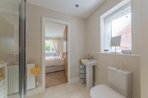 22 Furber Close-035.JPG