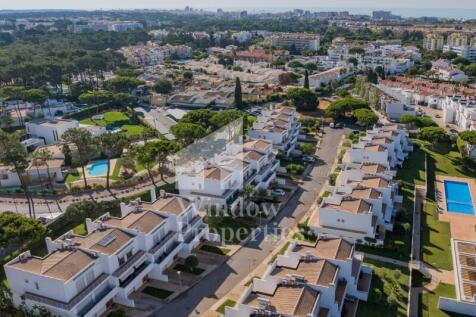 Villa in Gated Community with Swimming Pool in Vilamoura