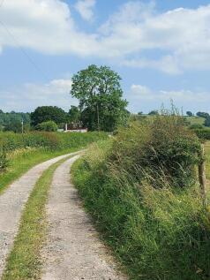 Stunning Detached 4-Bed Country Home