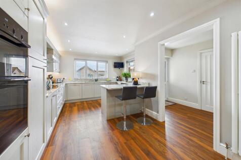 Kitchen and Breakfast Bar.