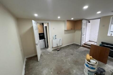 Stanningley Road, Leeds, West Yorkshire, LS12 photo 3