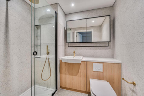 1370518-5-68f1917...