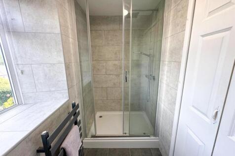 2 Bed Cottage, Keighley