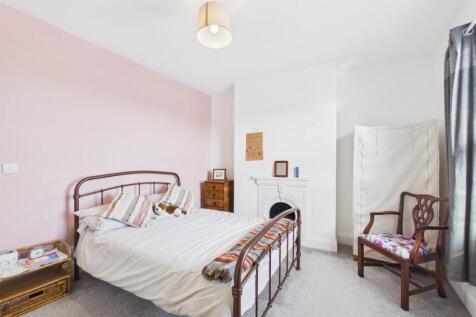 Bedroom:
