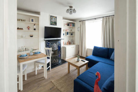One Bedroom Maisonette | Own Entrance | Private G