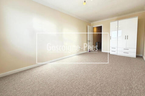 Cobham Gate, Cobham photo 4