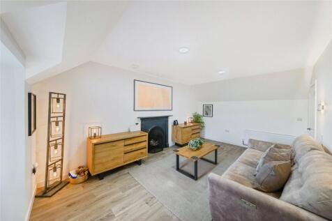Upper Bedroom/Snug