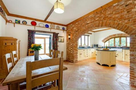 Kitchen and breakfast room