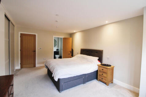 Generous Modern Detached Family Home