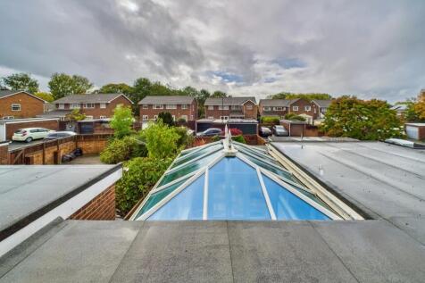 CAM02023G0-PR0175-STILL029