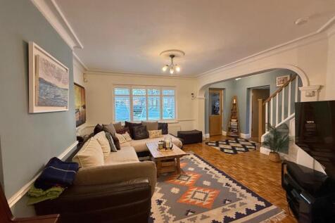Living Room.jpg