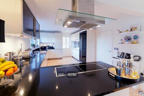 Kitchen &amp; Living room